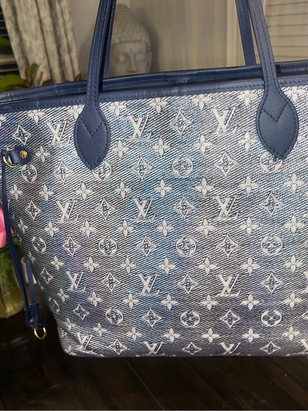 Louis Vuitton Limited Edition Monoglam Neverfull tote and pouch. - Picture 4 of 16